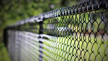 chain link fence installation in Sarasota Florida